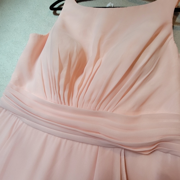 Awei Woman's Bridal Dress - Picture 3 of 10